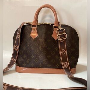 Authentic Louis Vuitton Alma PM Handbag  Monogram